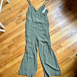 NWT Abercrombie Button-front Jumpsuit in Olive Green Dot